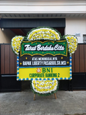 Papan Bunga Duka di Finualen