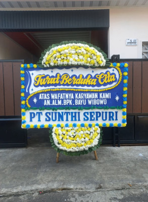 Papan Bunga Duka di Finualen