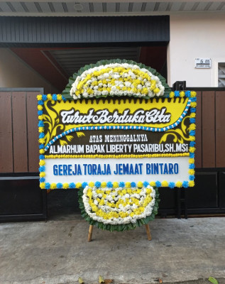 Papan Bunga Duka di Finualen