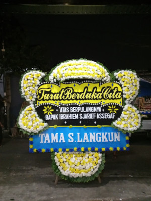 Papan Bunga Duka di Finualen